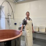 Martina Cervenka, dans sa fromagerie de Premploz, à Conthey